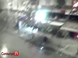 Yeni dayak görüntüleri ortaya çıktı: Cop iniyor MOBESE kaçıyor