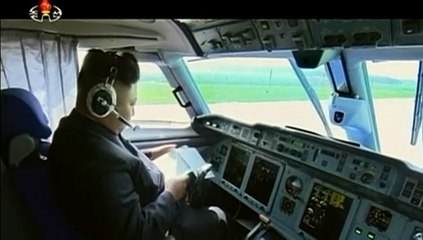 Kim Jong-un joue au pilote d'avion