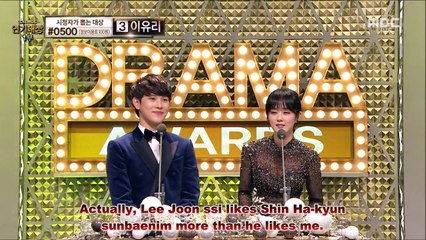 [EngSub] 141230 JN & Siwan presented: Best Writer Award