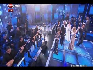 Download Video: Bedia AKARTÜRK-İbrahim CAN-Su gelir bulanarak-Şef:Ömer Hayri UZUN