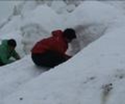 Kardan şehit heykelleri