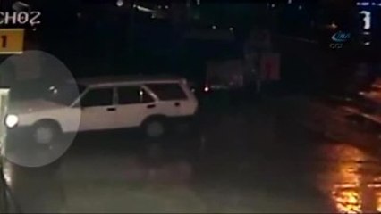 Gazeteciye Otomobilin Çarpma Anı Güvenlik Kameralarına Böyle Yansıdı