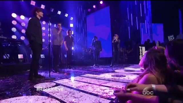 One Direction Night Changes en el Dick Clark’s New Year’s Rockin’ Eve 2015
