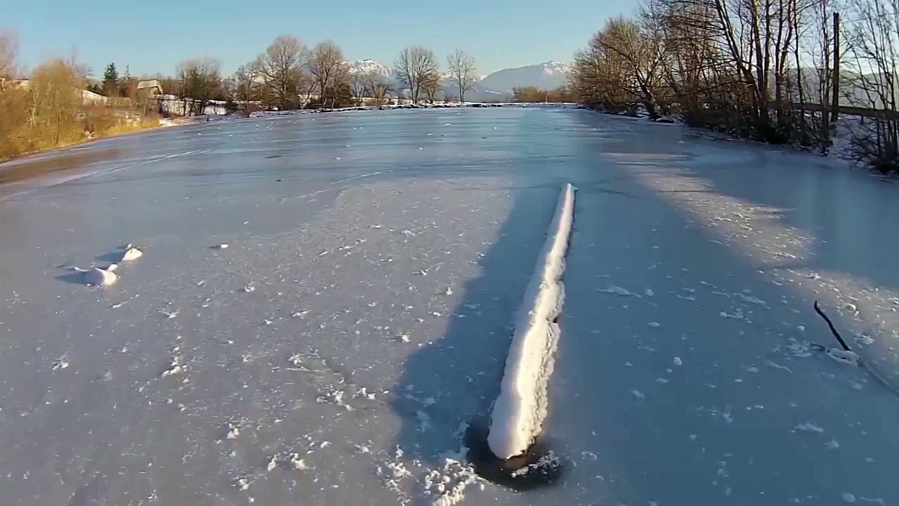 Hautes-Alpes: lac gelé by drône, magnifique!