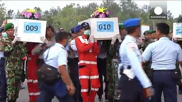 Endonezya uçağının enkazından çıkarılan cesetlerin sayısı 30'a yükseldi