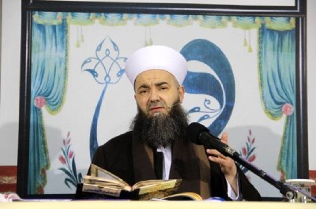 Cübbeli Ahmet Hoca: "Bu Millet Noel Baba'yı Bıraksın Cübbeli Hoca'ya Takılsın"