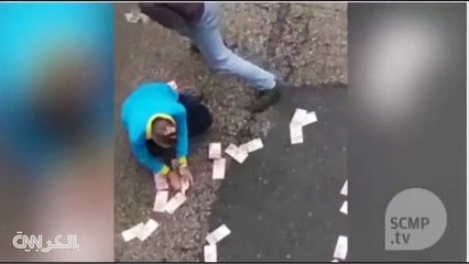 شاهد ما الذي حدث عندما تطاير 2000000 دولار في شوارع هونغ كونغ - CNNArabic