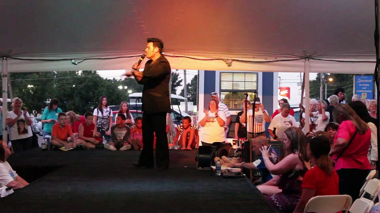 Franz Goovaerts sings Walking In Memphis Elvis Week 2014 video