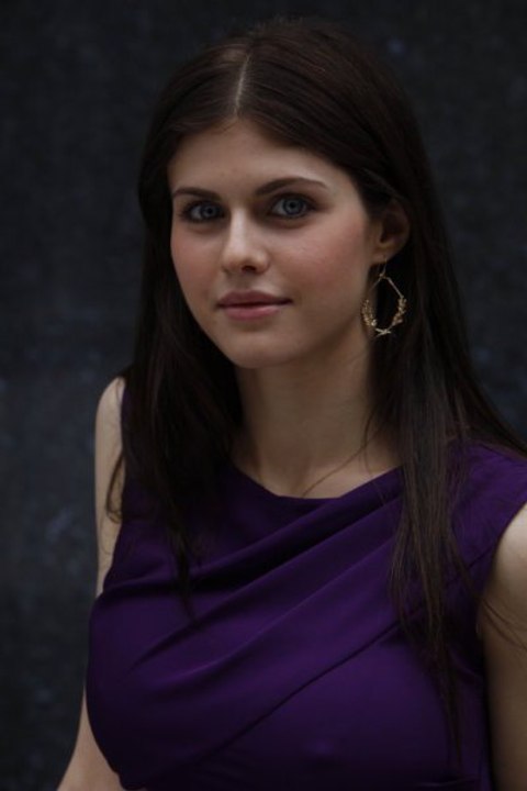 Alexandra Daddario Pics - Hot Pictures and Video of Alexandra Daddario - Esquire