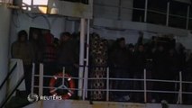Abandoned migrant ship arrives in Italy