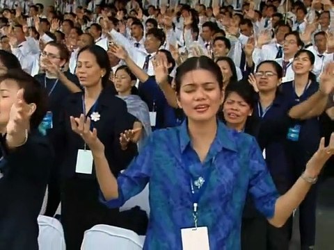 Benny Hinn Sings - Let Your Glory Fill This House