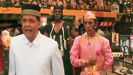 Ajay Devgan breaks statue - Bollywood Comedy Scenes