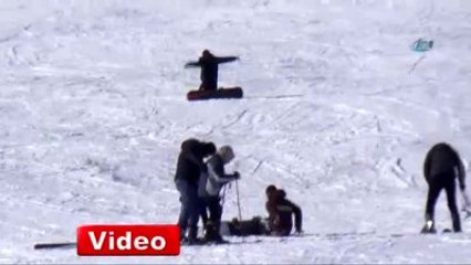 Acemi Kayakçılar Pistleri Ele Geçirdi