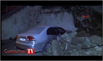 Eyüp'te toprak kayması