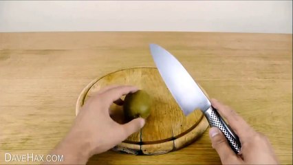 How to Peel a Kiwi - Amazing Trick
