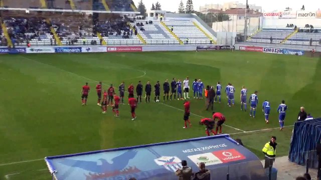 Είσοδος ομάδων στο γήπεδο