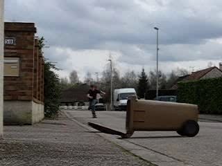 skate ollie poubelle keke