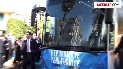 Davutoğlu, Valiliği Ziyaret Etti