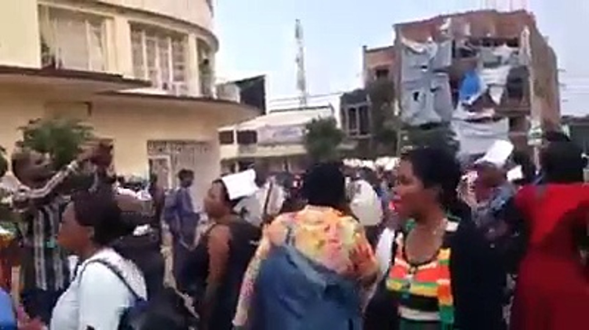 Manifestation des agents de l'hopital de Panzi contre la saisie des comptes de l'hopital