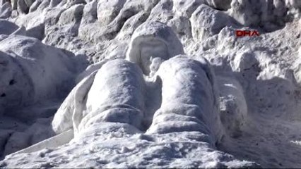 Kars Gençlik ve Spor Bakanı Kılıç, Sarıkamış'ta Kardan Heykelleri Açtı Ek