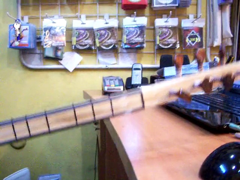 Ceviz Uzun Sap Profesyonel Bağlama