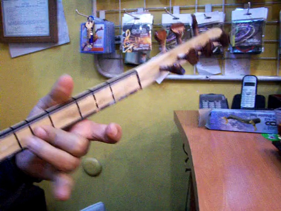 Ceviz Uzun Sap Profesyonel Bağlama 2