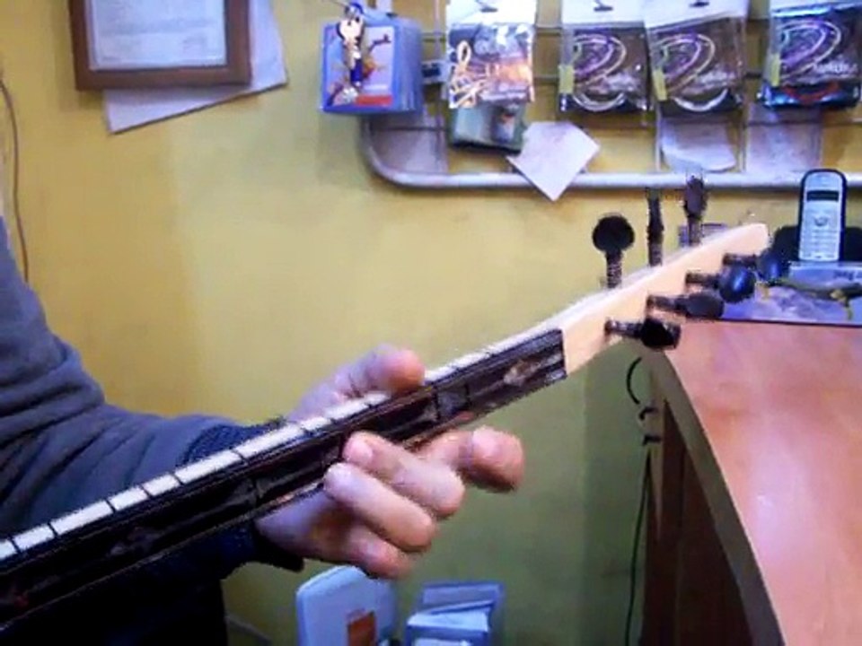 Kısa Sap Fishman lı Profesyonel Ardıç Bağlama