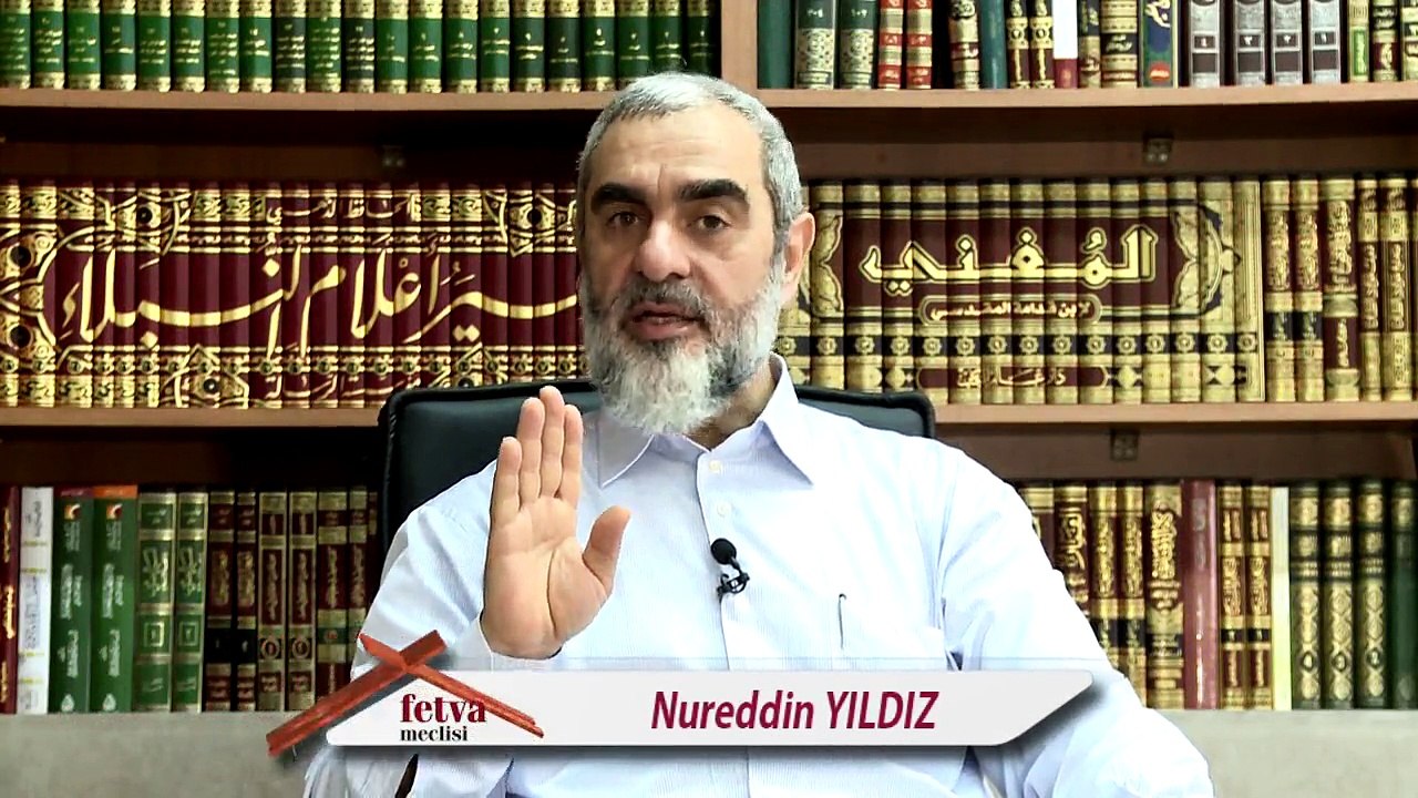 270) Yaşlı Kadının Tesettürü - Nureddin Yıldız - fetvameclisi.com