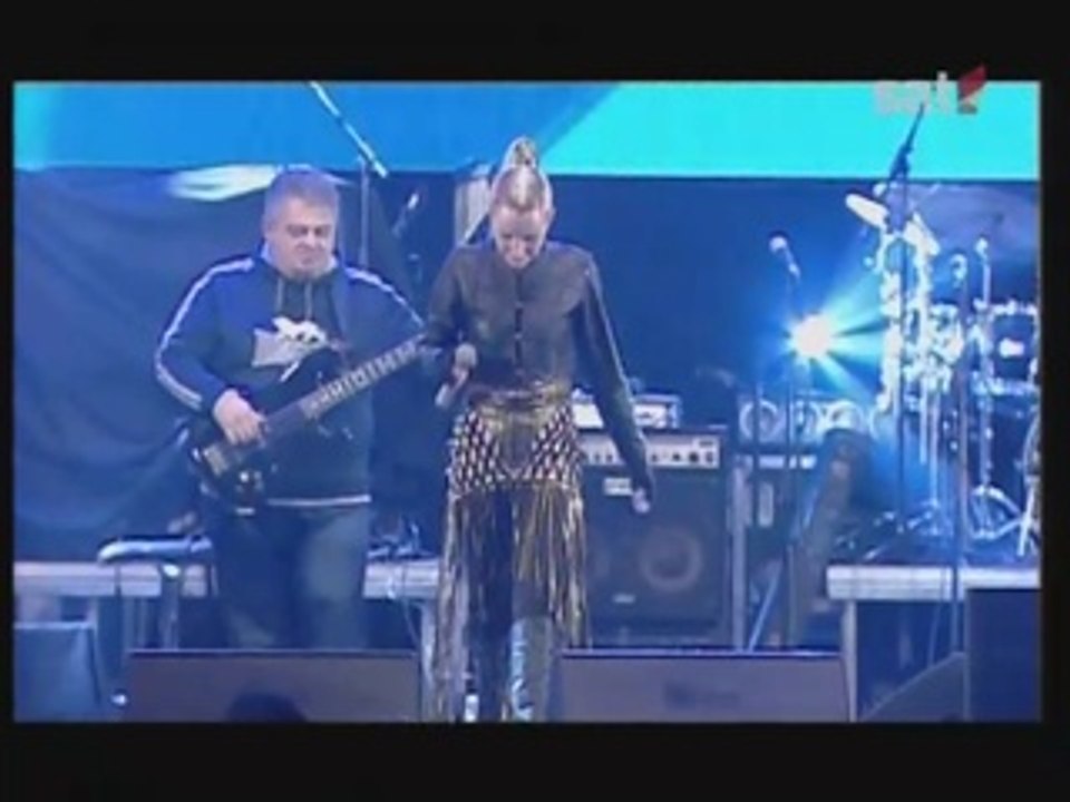 Milena Vučić,doček nove godine Budva 2015 | dio 2 (www.rtcg.me)