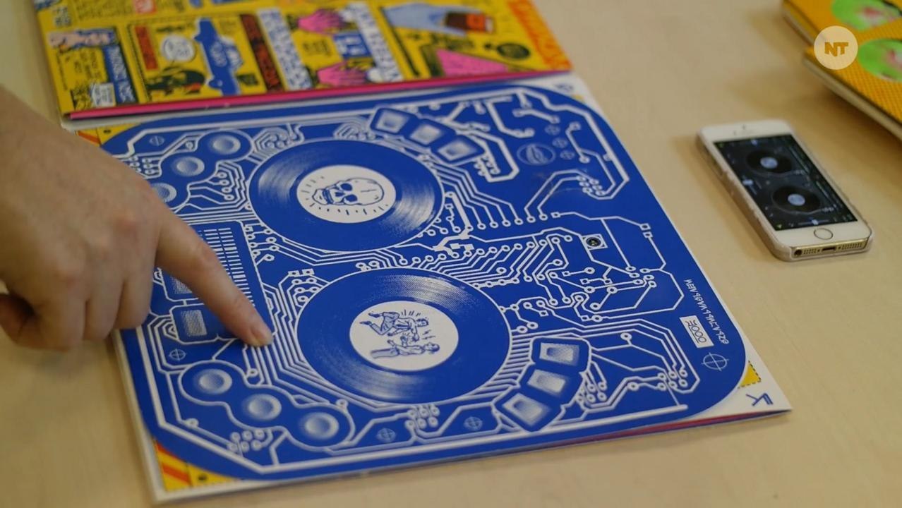 This Record Cover Doubles As A DJ Turntable