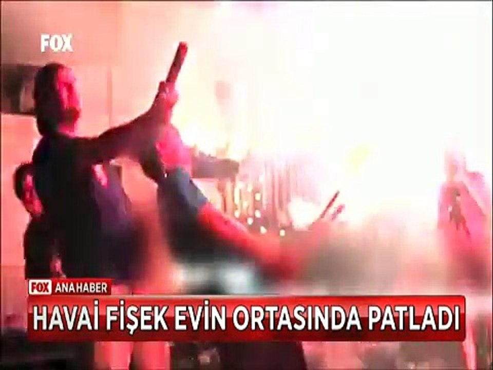 Yılbaşı eğlencesi faciaya dönüştü evin balkonundan içeri havai fişek girdi