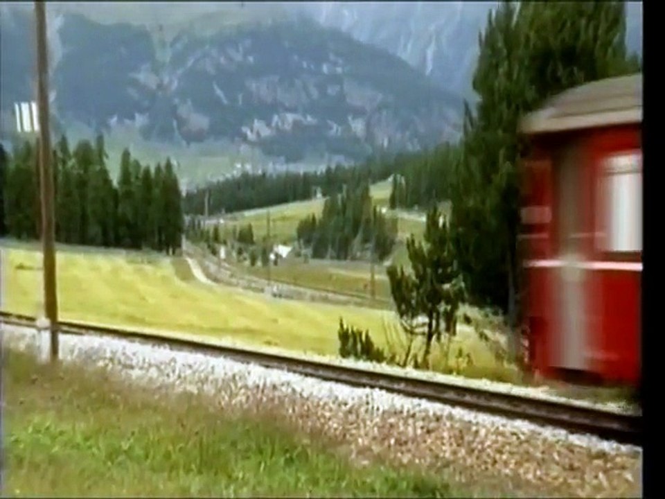Die Bernina Bahn - Eine faszinierende Fahrt durch die Jahreszeiten