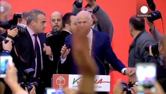 Греция: Папандреу представил новую партию