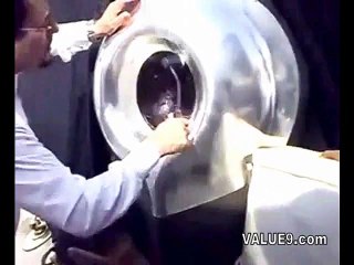 حجر اسود کی صفائی کیسے ہوتی ہے یہ نہیں دیکھی ہو گی