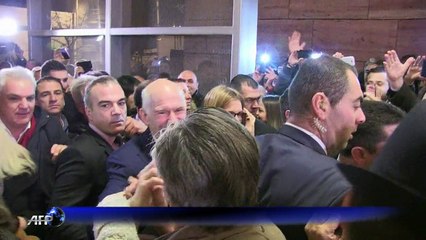 Grèce: Papandréou lance un nouveau parti
