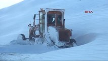 Kars- Digor Karayolunda Mahsur Kalanlar 5 Saat Sonra Kurtarıldı Ek