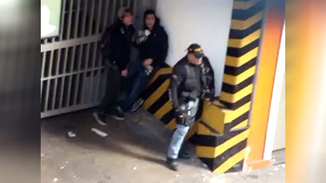 Funcionarios disparan durante manifestación en Caracas