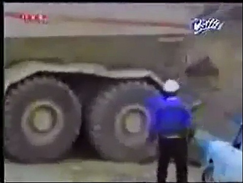 Crazy crane operator!!