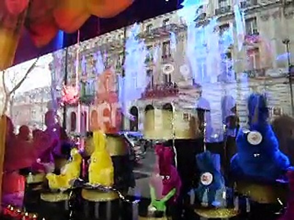 2014 Paris Galeries Lafayette Vitrines animées de Noël (vidéo 3 )