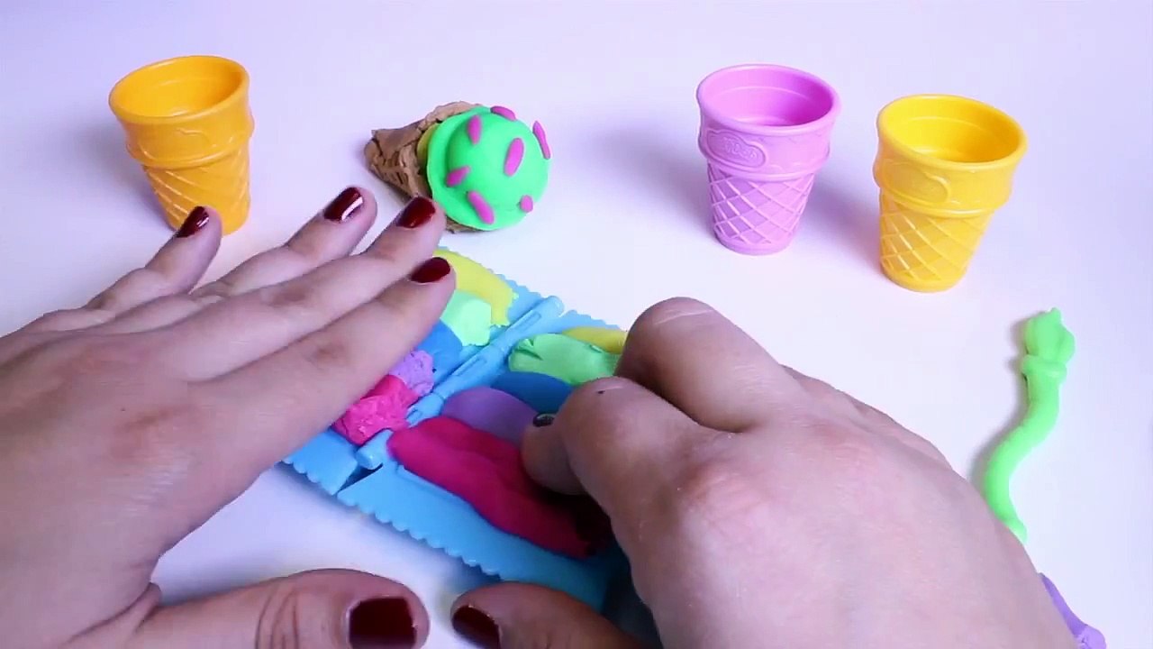 Play Doh Scoops 'n Treats DIY Ice Cream Cones Popsicles Sundaes Waffles Desserts Play Doh Ice Creams