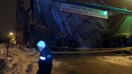 Kapalı Pazar Yeri ve Otoparkın Çatısı Çöktü