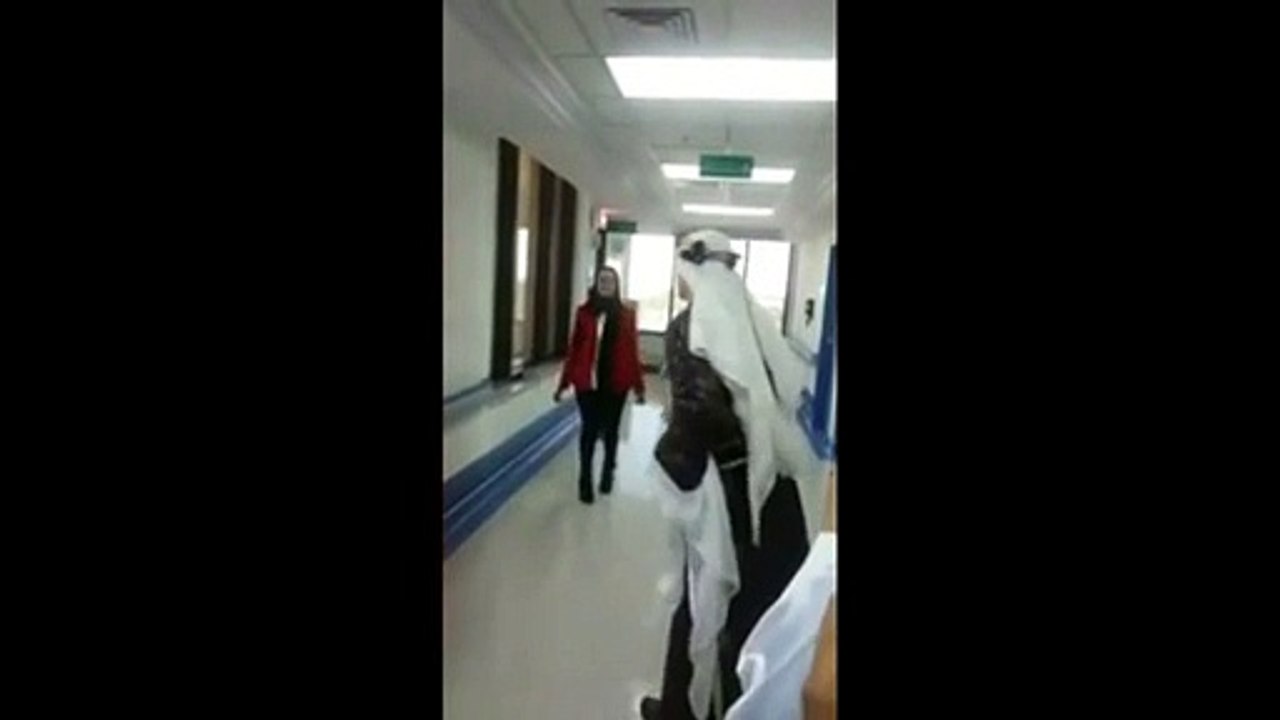 Arabie Saoudite : un médecin interniste danse avec une infirmière
