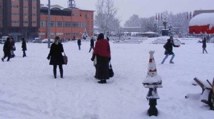 Kütahya'da Eğitime Kar Engeli