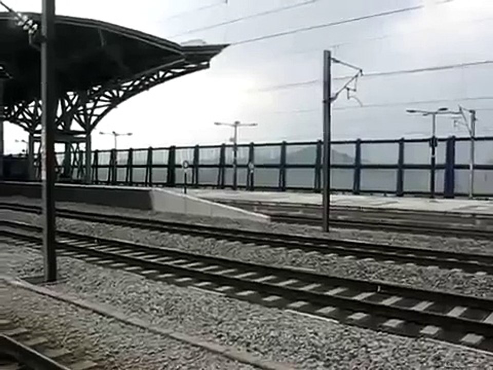 KOREAN BULLIT TRAIN Passing at 300km___h