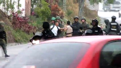 Bachilleres en protesta -  GUARDIAS TEMEN A NIÑOS Y CORREN