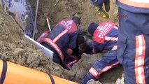 Eyüp'te Toprak Kayması: 1 İşçi Yaralandı