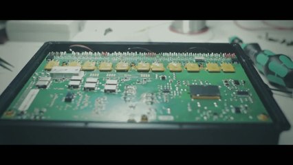 Peugeot 2008 DKR : le casse-tête de l'électronique embarquée (épisode 7)