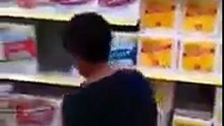 Un enfant de 8 ans détruit un magasin tout seul !