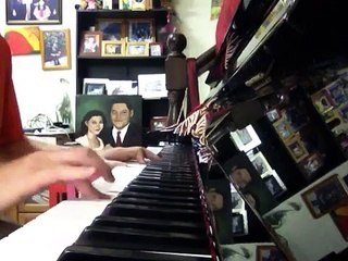 Chinese New Year song (Gong Xi Gong Xi) on piano.