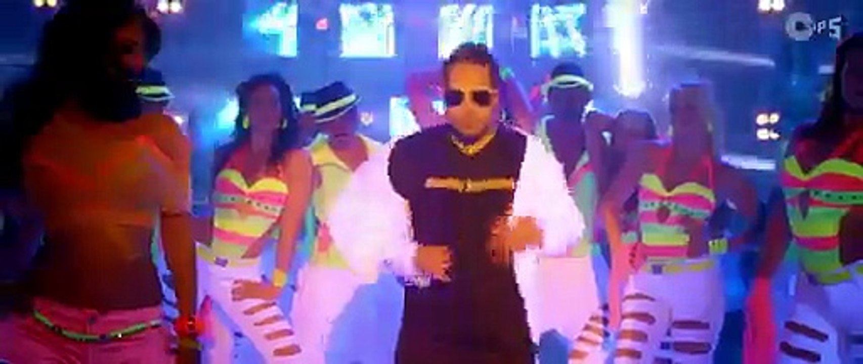 SHAKE SHAKE THE BOOTY